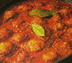 Meatballs in sugo